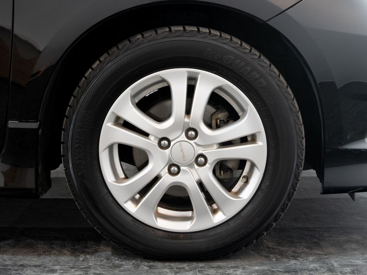 Honda Fit Shuttle 2011 - фото автомобиля