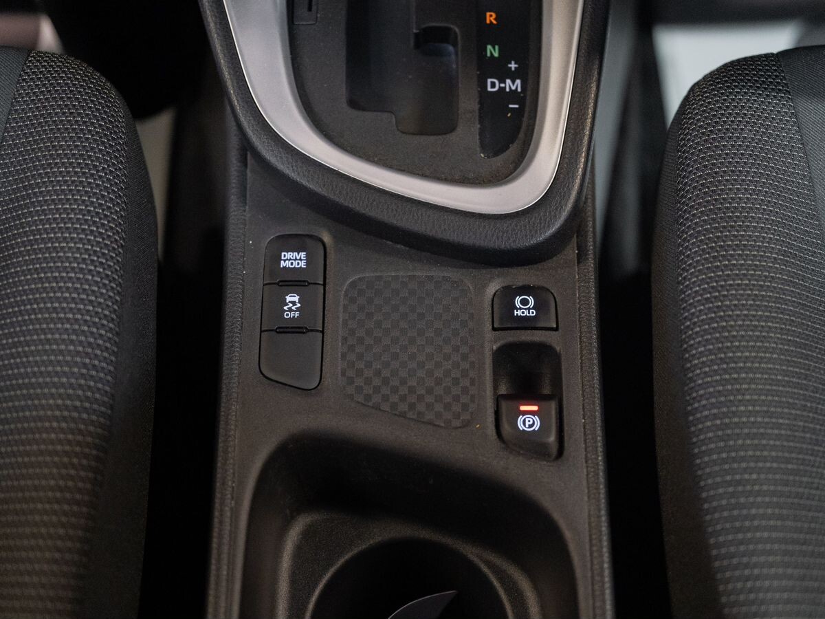 Toyota Yaris Cross 2020 - фото автомобиля