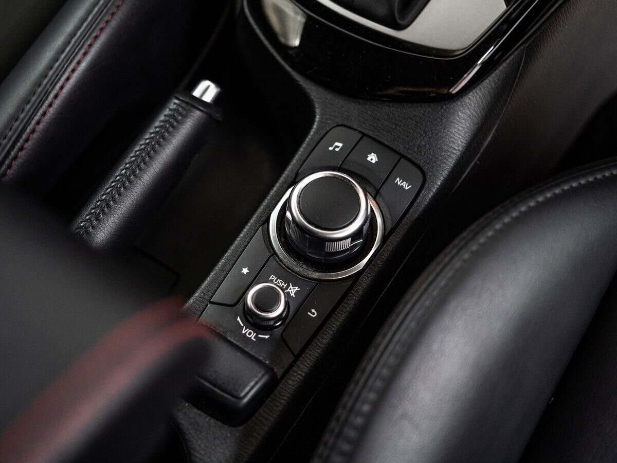 Mazda CX-3 2018 - фото автомобиля