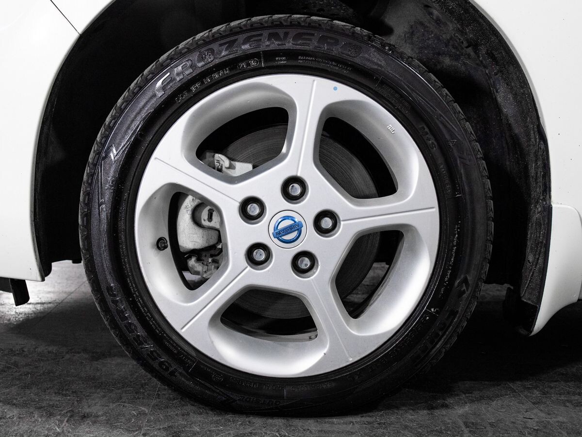 Nissan Leaf 2013 - фото автомобиля