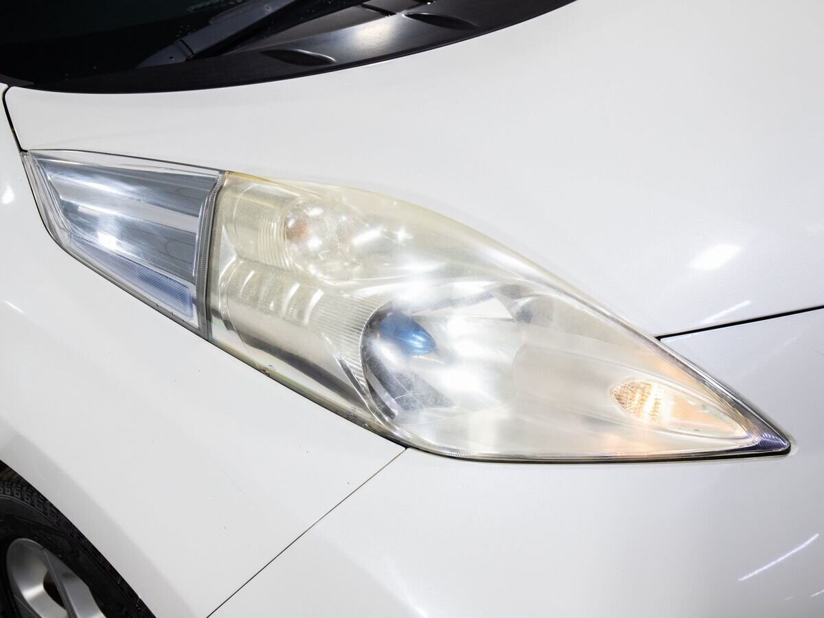 Nissan Leaf 2013 - фото автомобиля