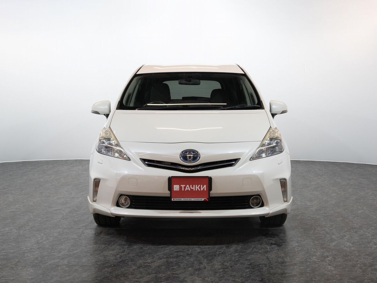 Toyota Prius Alpha 2013 - фото автомобиля