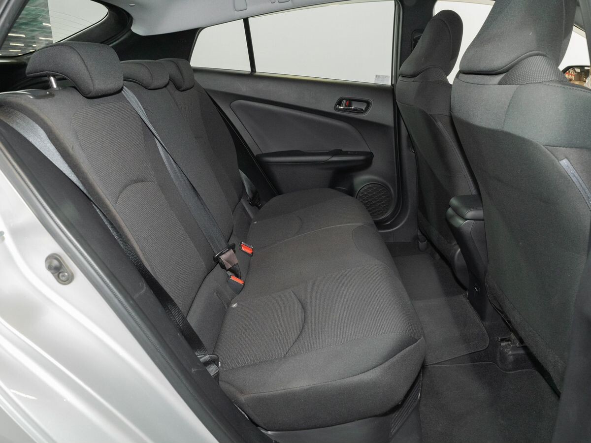 Toyota Prius 2019 - фото автомобиля