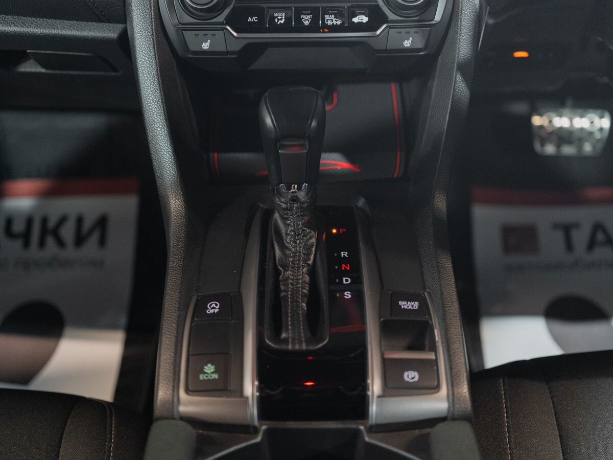 Honda Civic 2018 - фото автомобиля