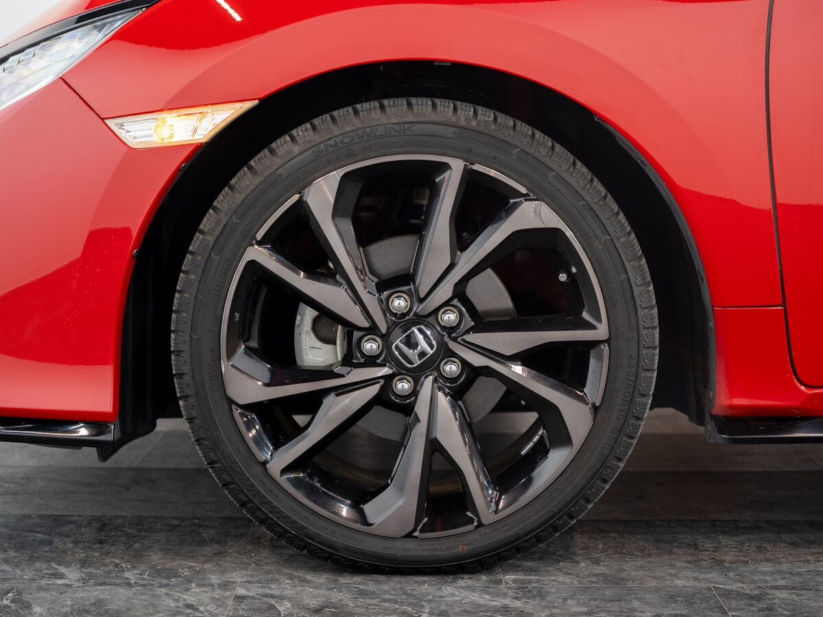 Honda Civic 2018 - фото автомобиля