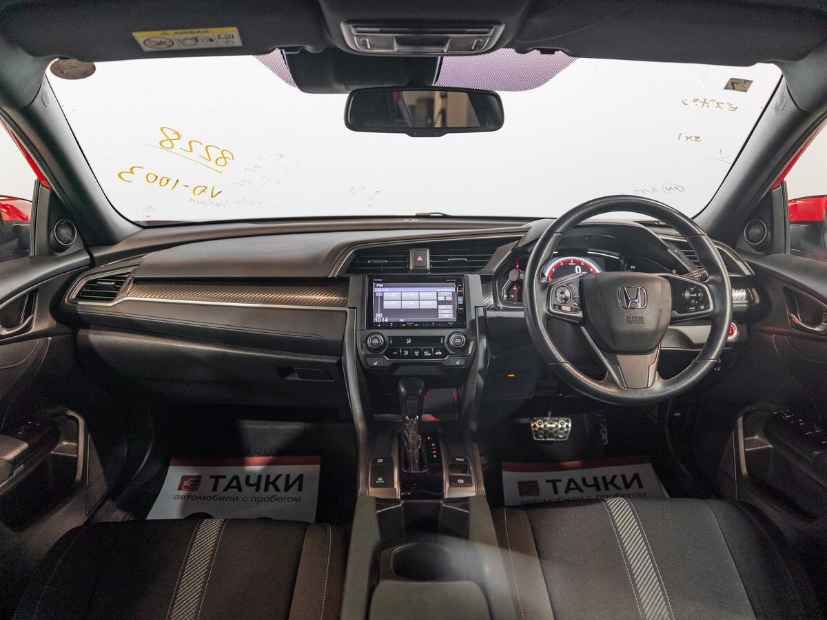 Honda Civic 2018 - фото автомобиля