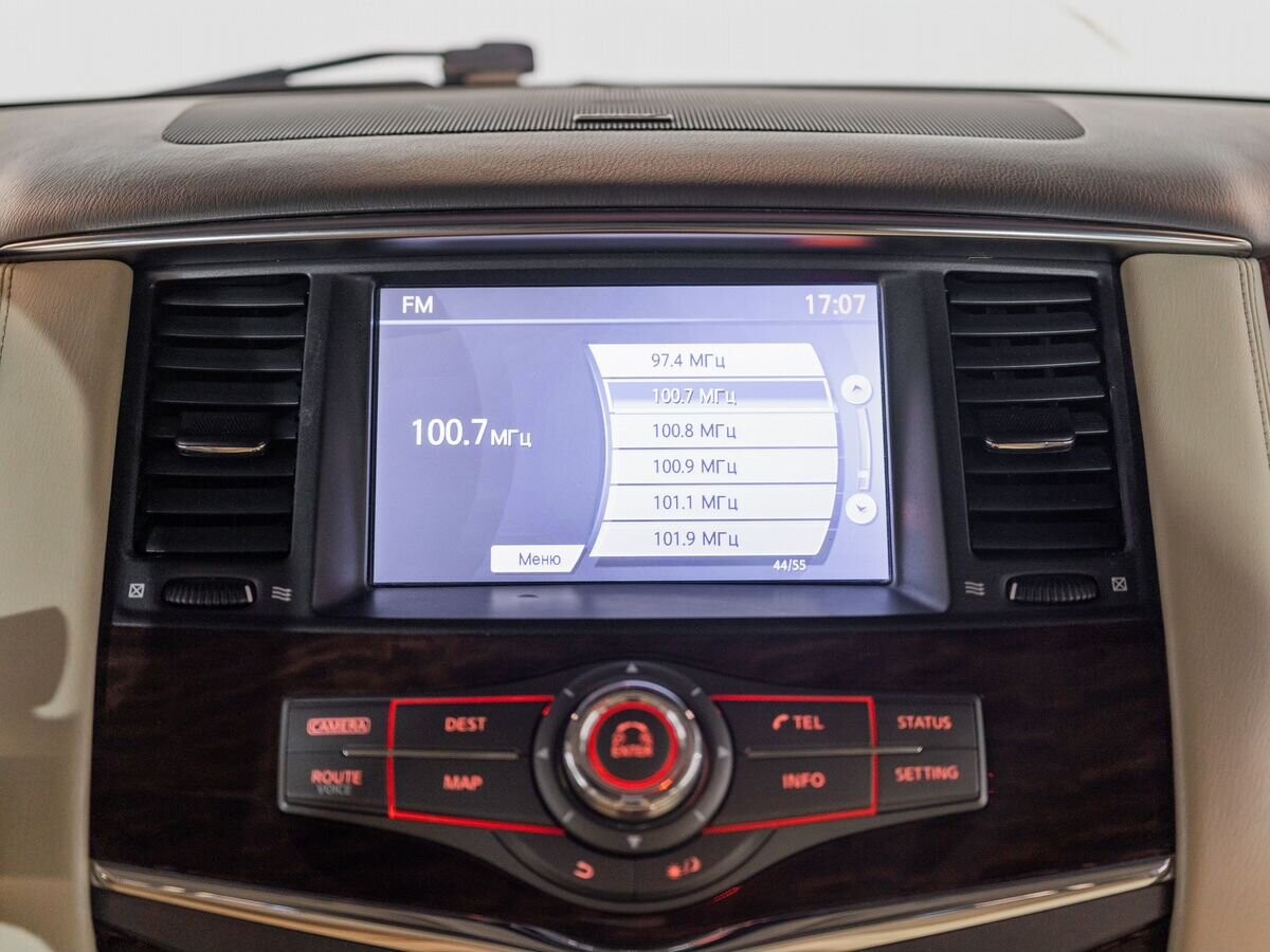 Nissan Patrol 2011 - фото автомобиля