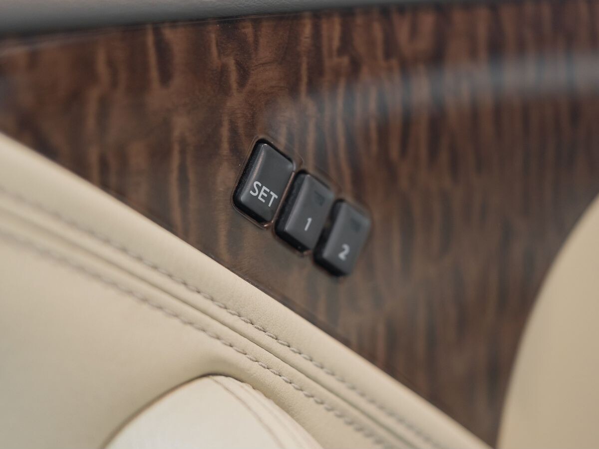 Nissan Patrol 2011 - фото автомобиля