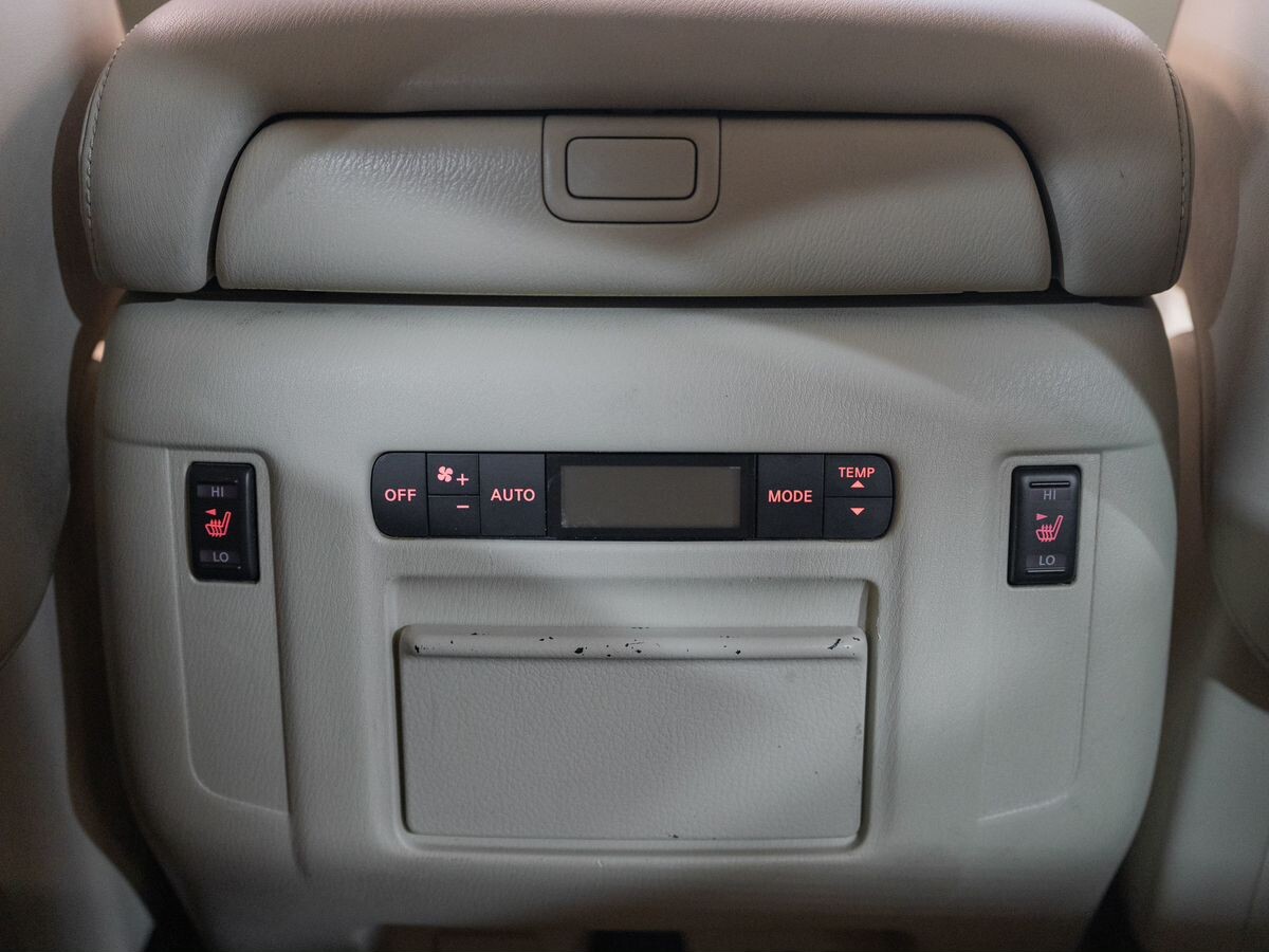 Nissan Patrol 2011 - фото автомобиля