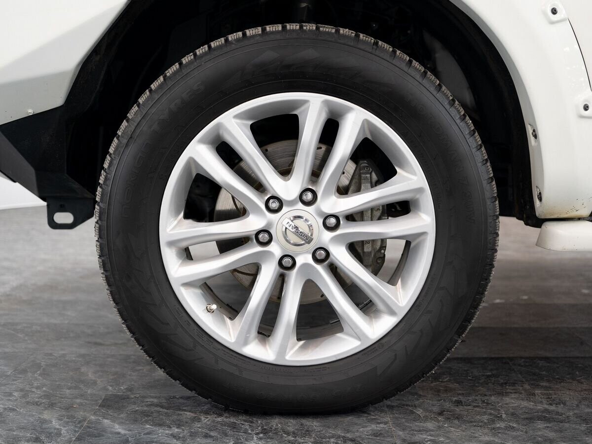 Nissan Patrol 2011 - фото автомобиля