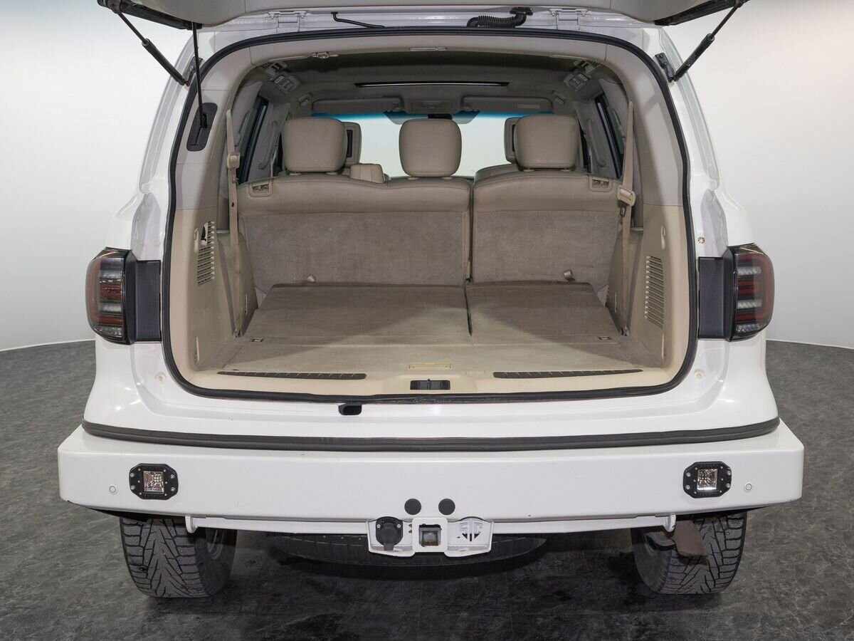 Nissan Patrol 2011 - фото автомобиля