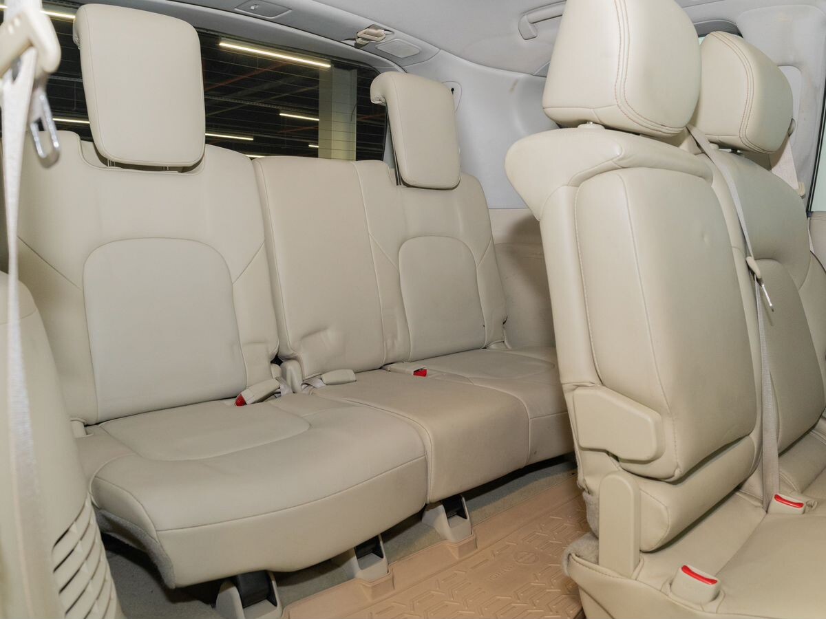 Nissan Patrol 2011 - фото автомобиля