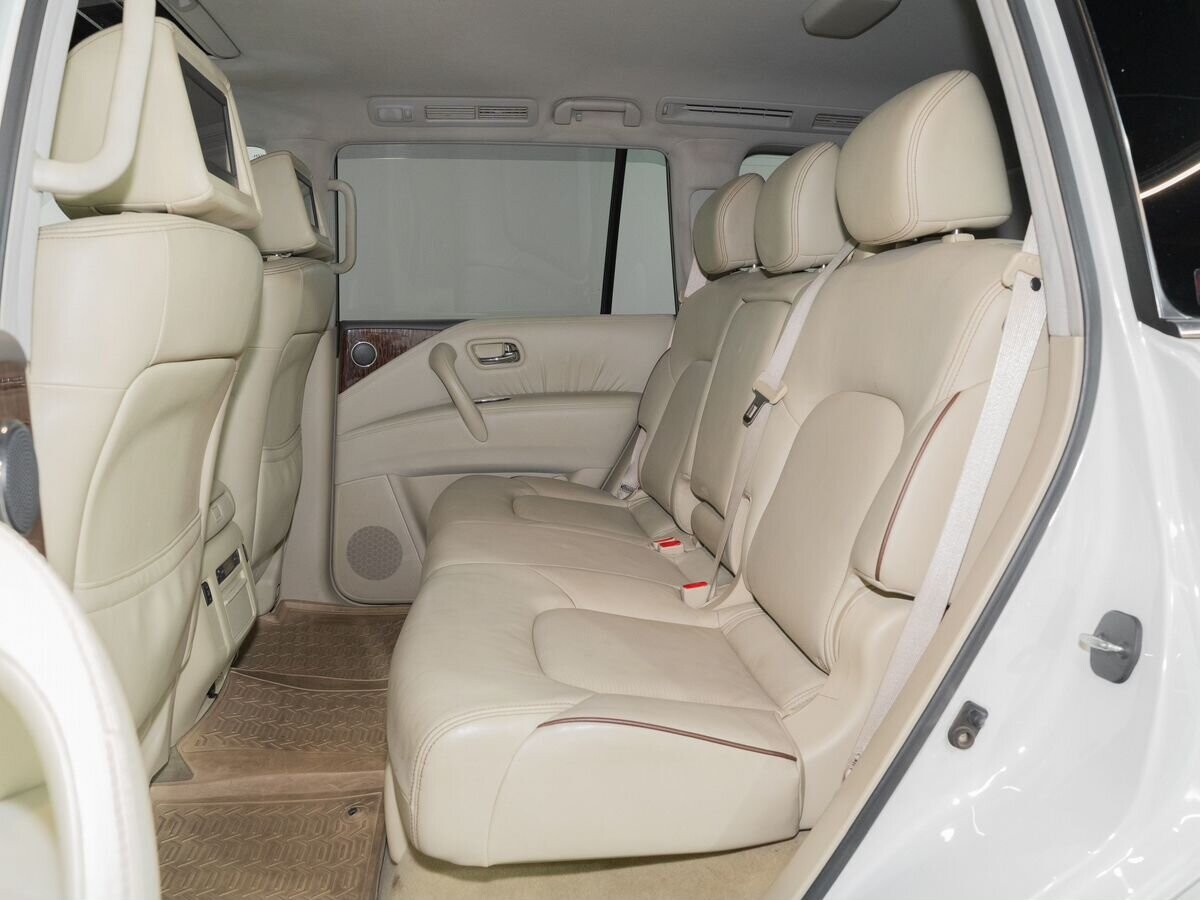 Nissan Patrol 2011 - фото автомобиля