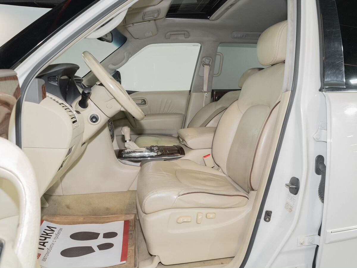 Nissan Patrol 2011 - фото автомобиля