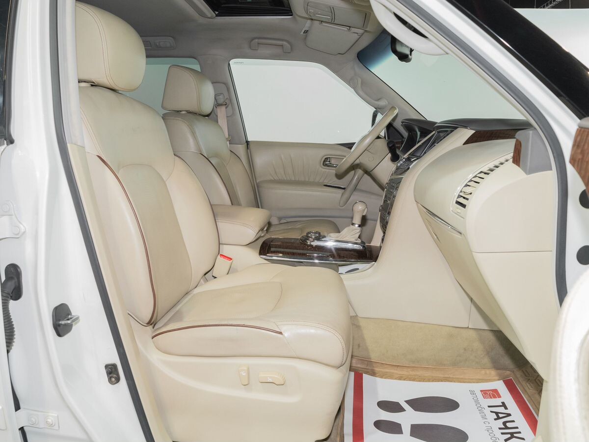 Nissan Patrol 2011 - фото автомобиля