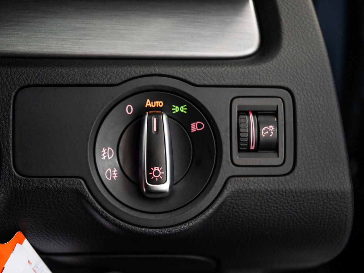 Volkswagen Passat 2012 - фото автомобиля