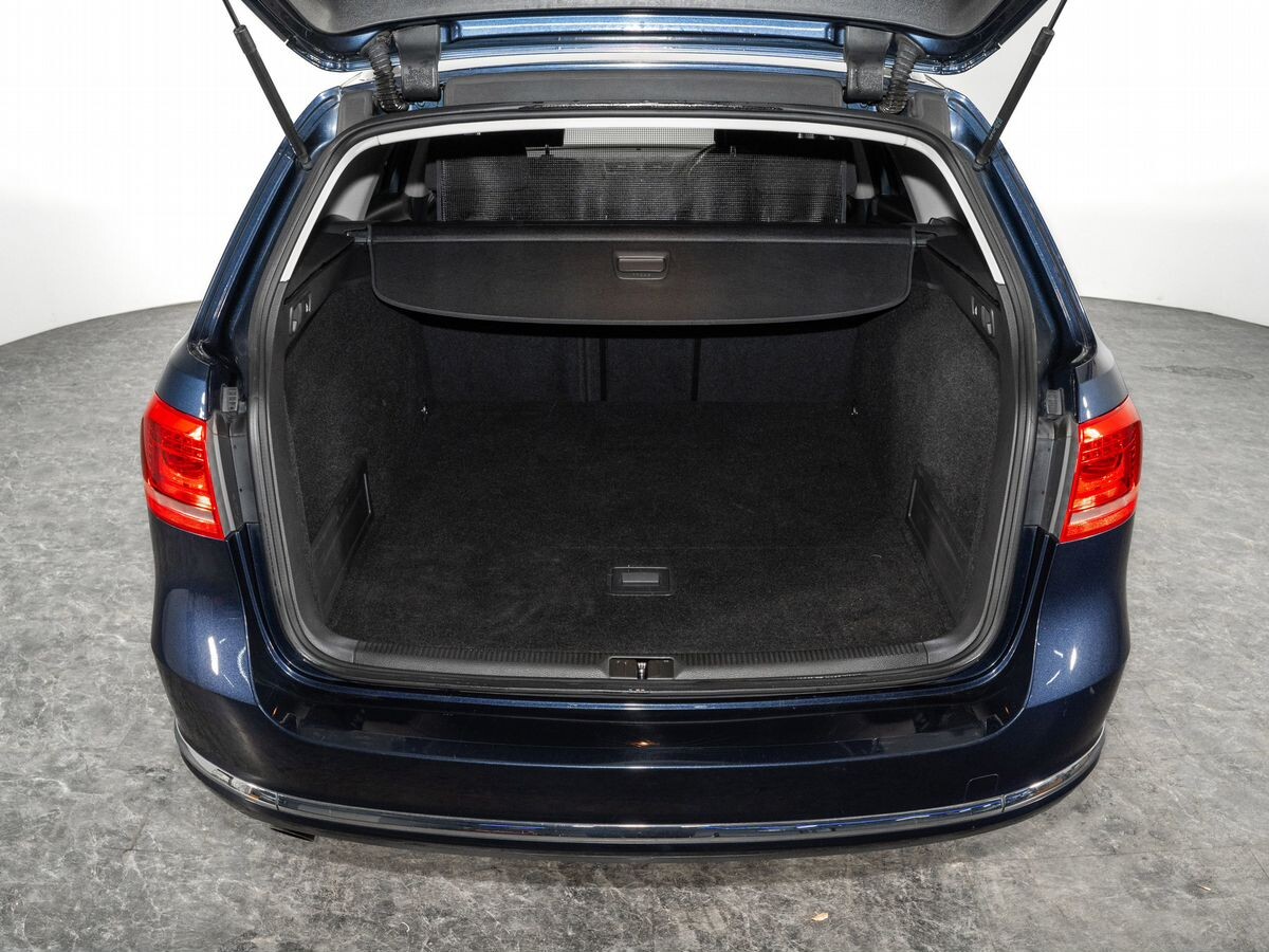 Volkswagen Passat 2012 - фото автомобиля