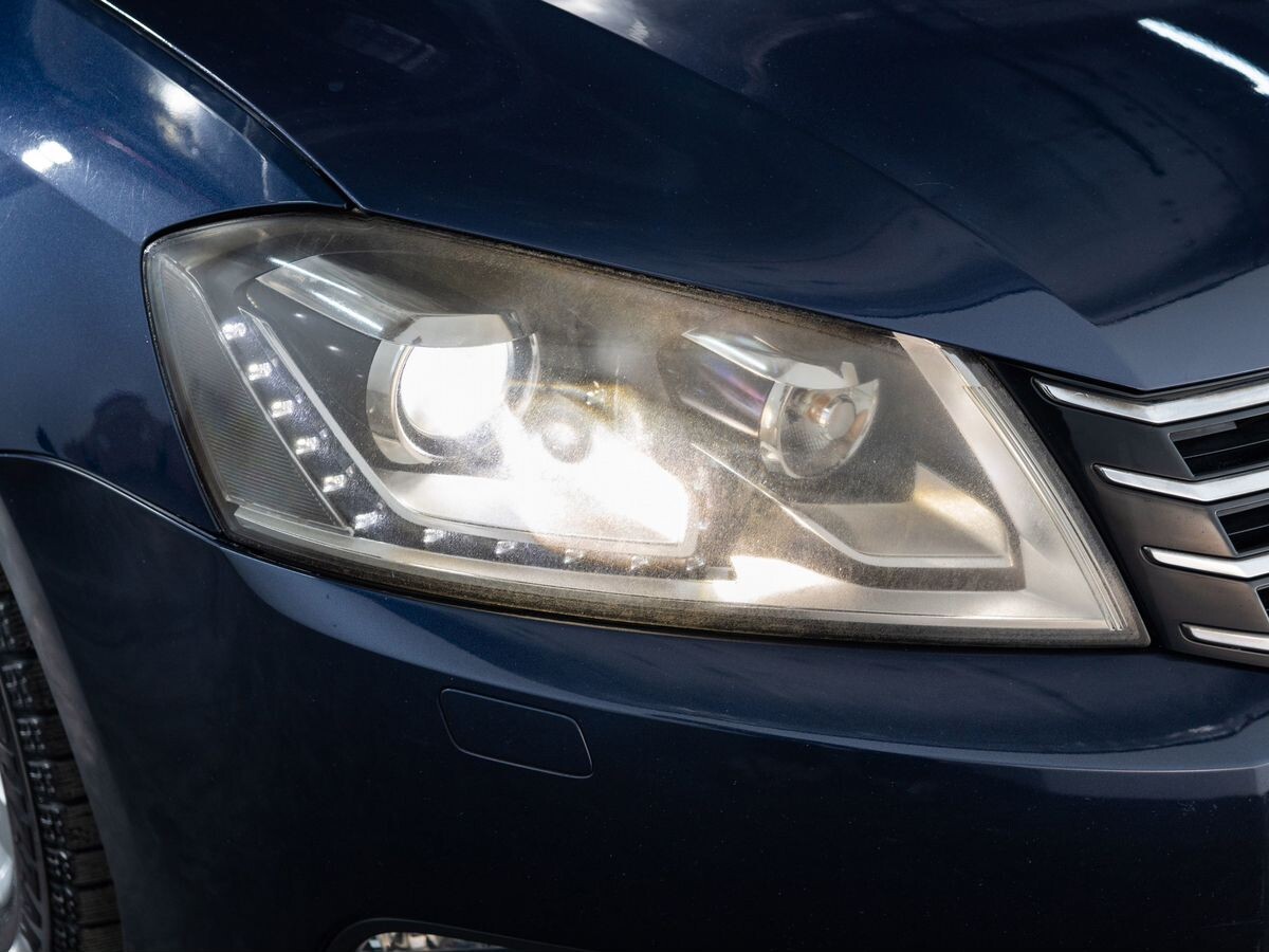 Volkswagen Passat 2012 - фото автомобиля