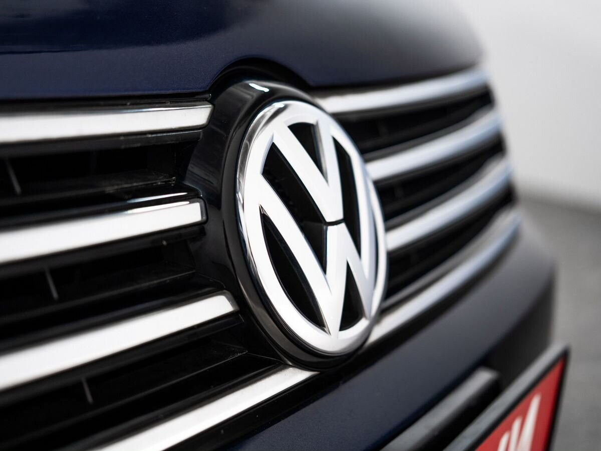 Volkswagen Passat 2012 - фото автомобиля