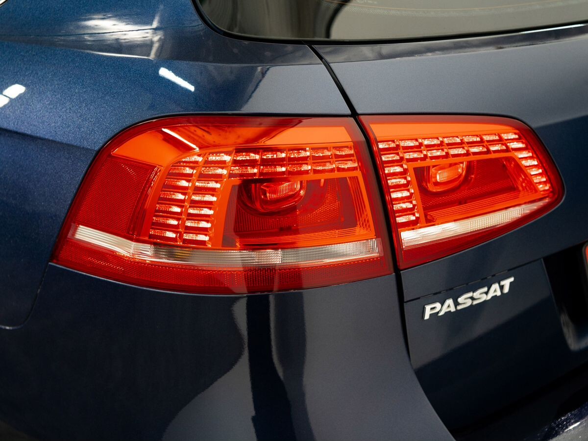 Volkswagen Passat 2012 - фото автомобиля