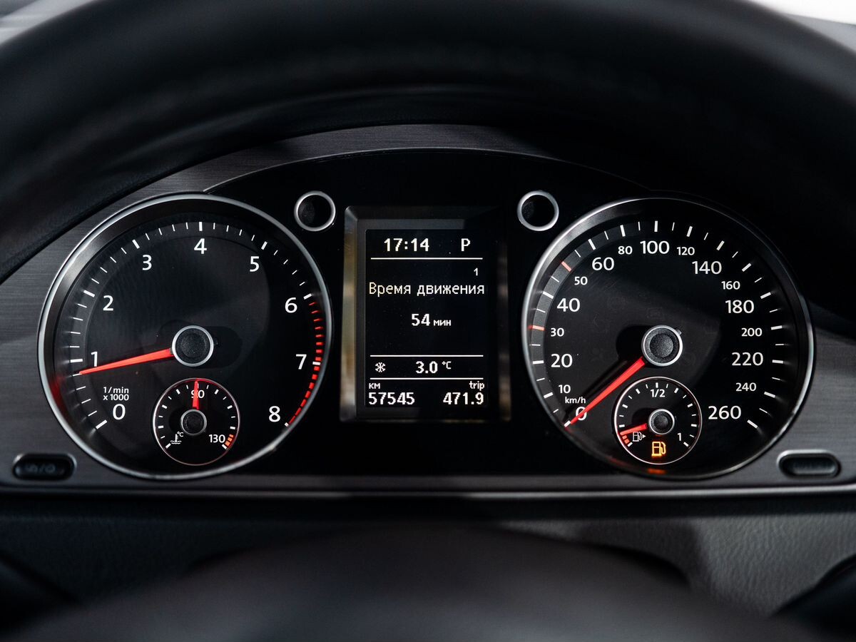 Volkswagen Passat 2012 - фото автомобиля