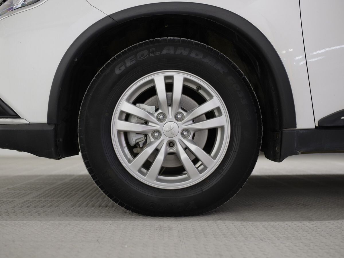 Mitsubishi Outlander 2021 - фото автомобиля