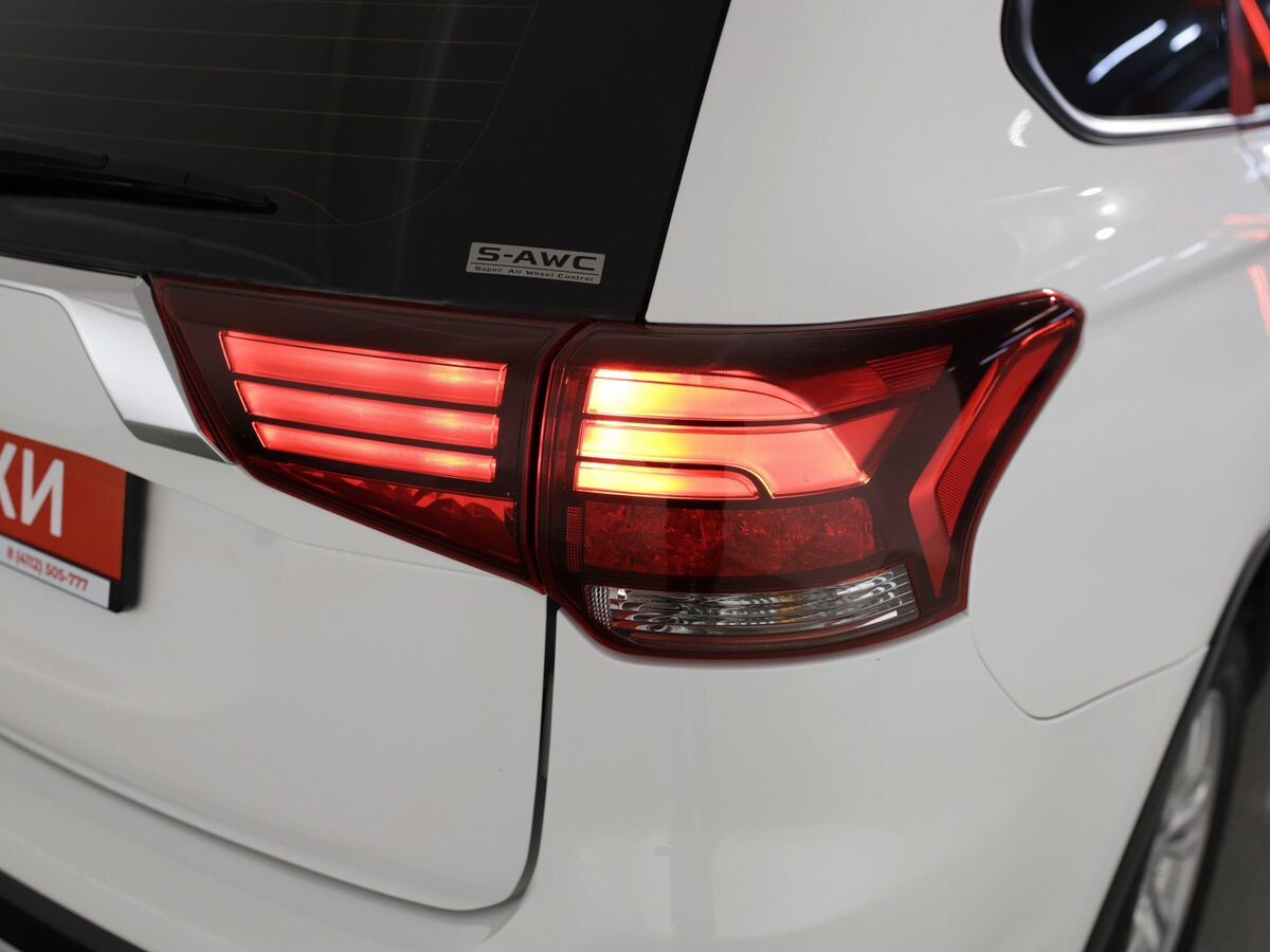 Mitsubishi Outlander 2021 - фото автомобиля