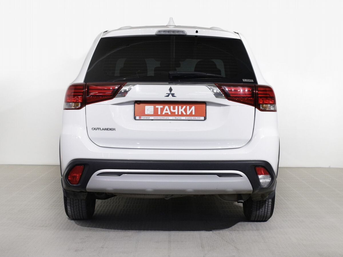Mitsubishi Outlander 2021 - фото автомобиля