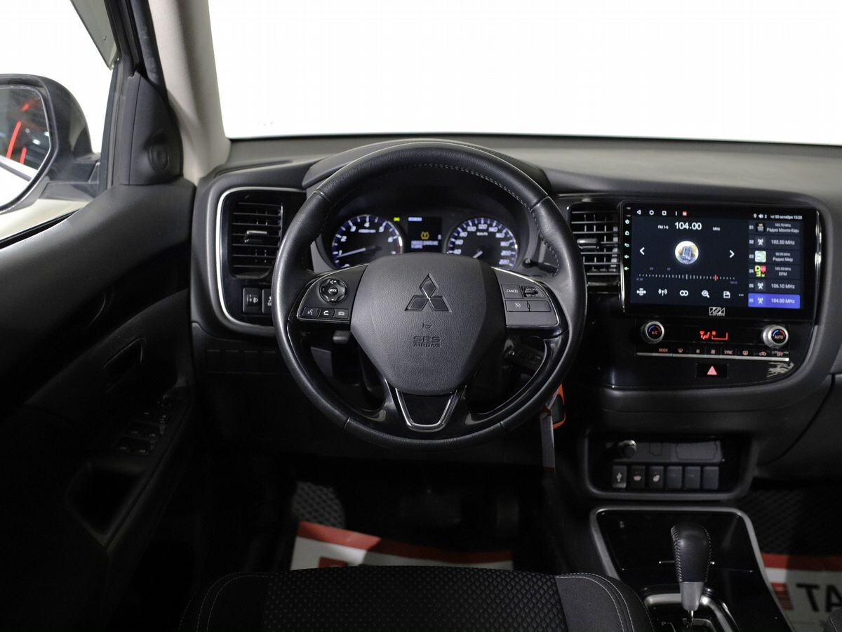 Mitsubishi Outlander 2021 - фото автомобиля