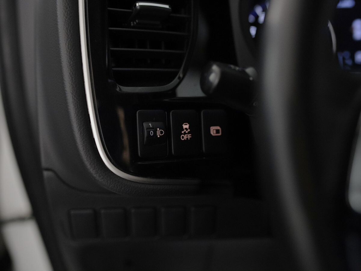 Mitsubishi Outlander 2021 - фото автомобиля