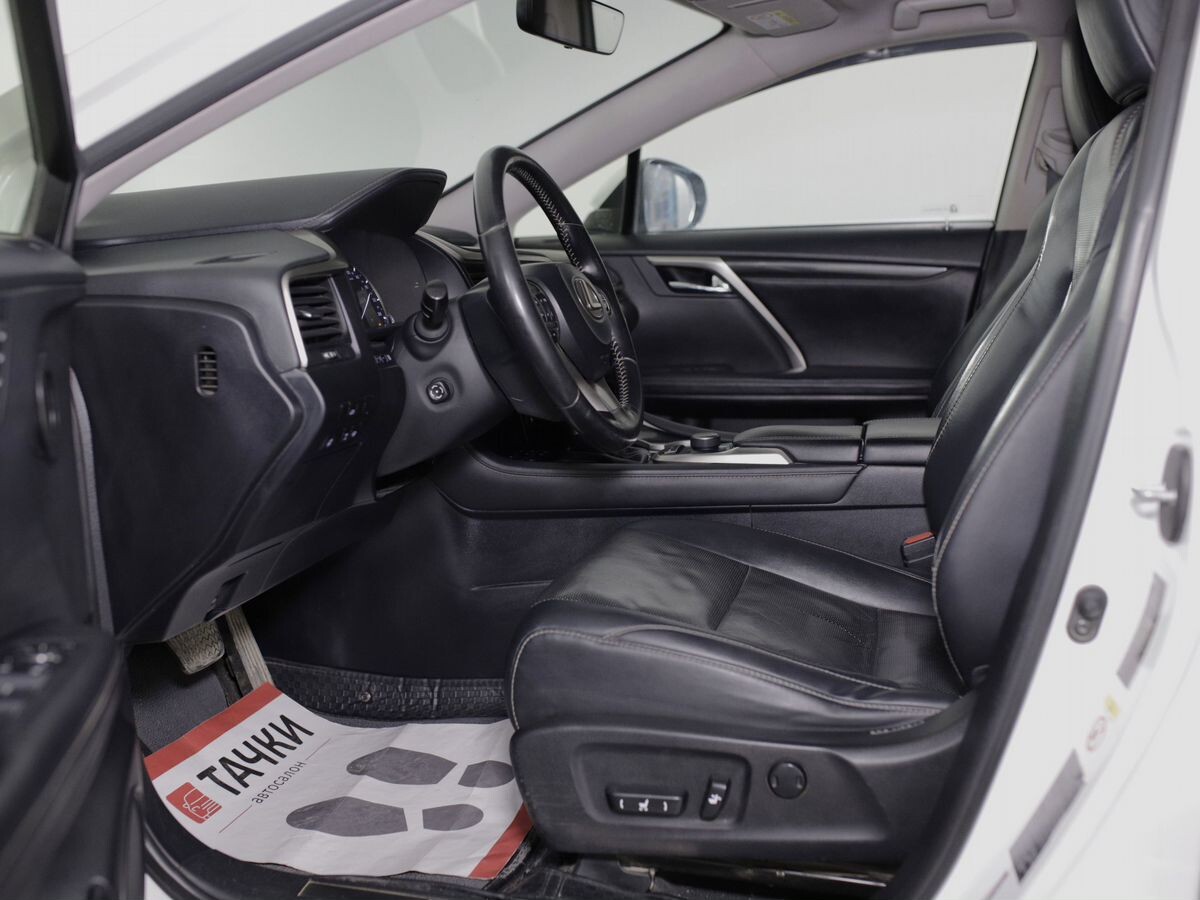 Lexus RX 2018 - фото автомобиля