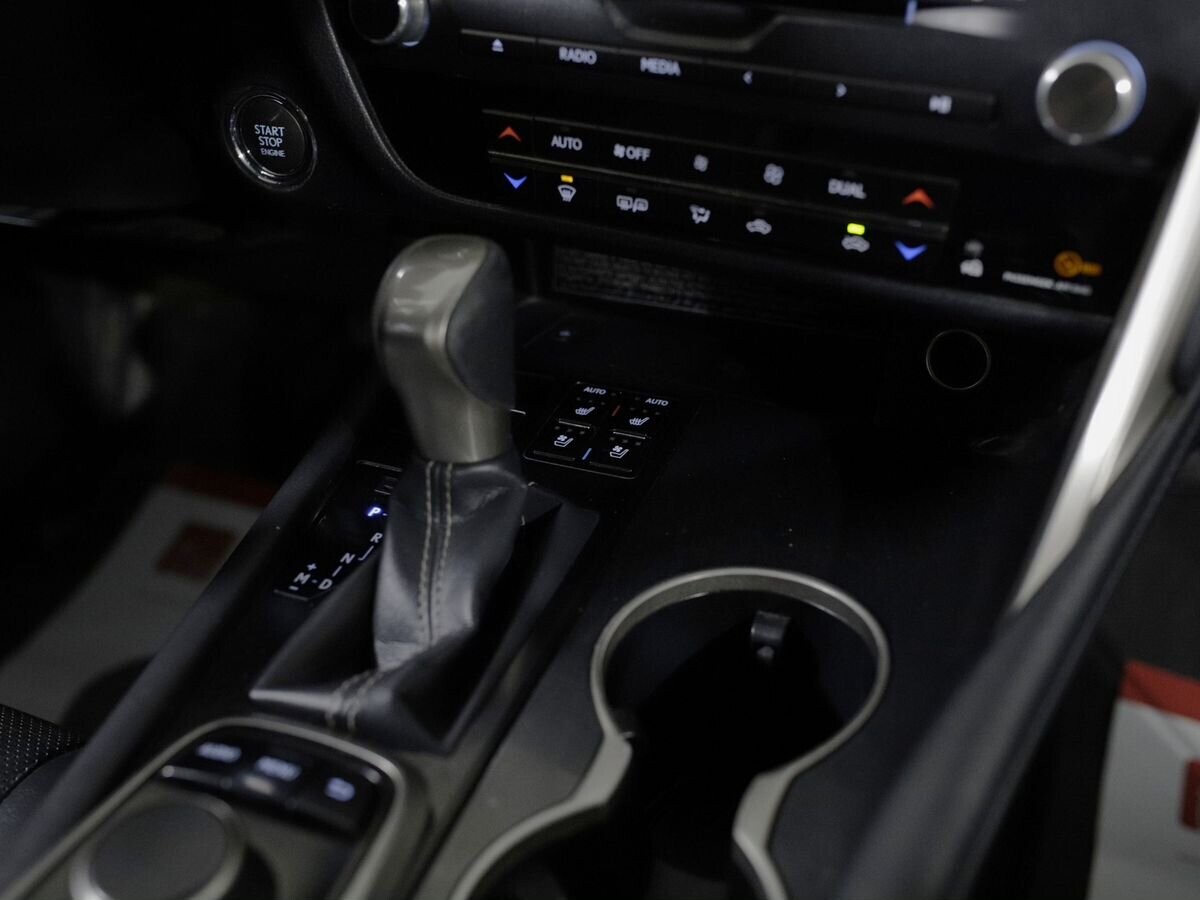 Lexus RX 2018 - фото автомобиля