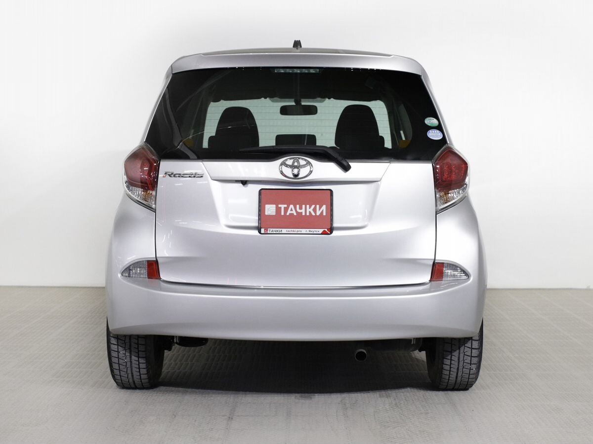 Toyota Ractis 2015 - фото автомобиля