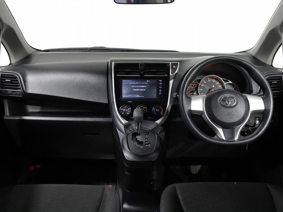 Toyota Ractis 2015 - фото автомобиля