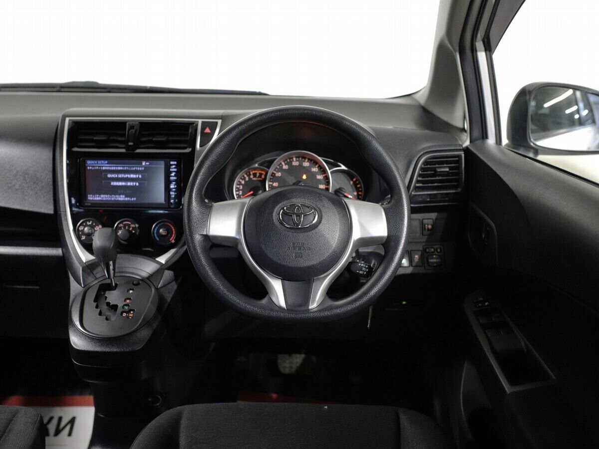 Toyota Ractis 2015 - фото автомобиля