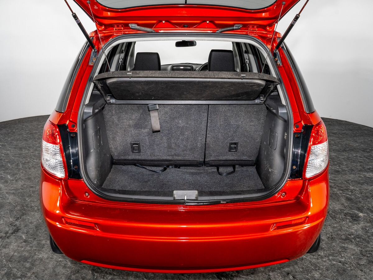 Suzuki SX4 2006 - фото автомобиля