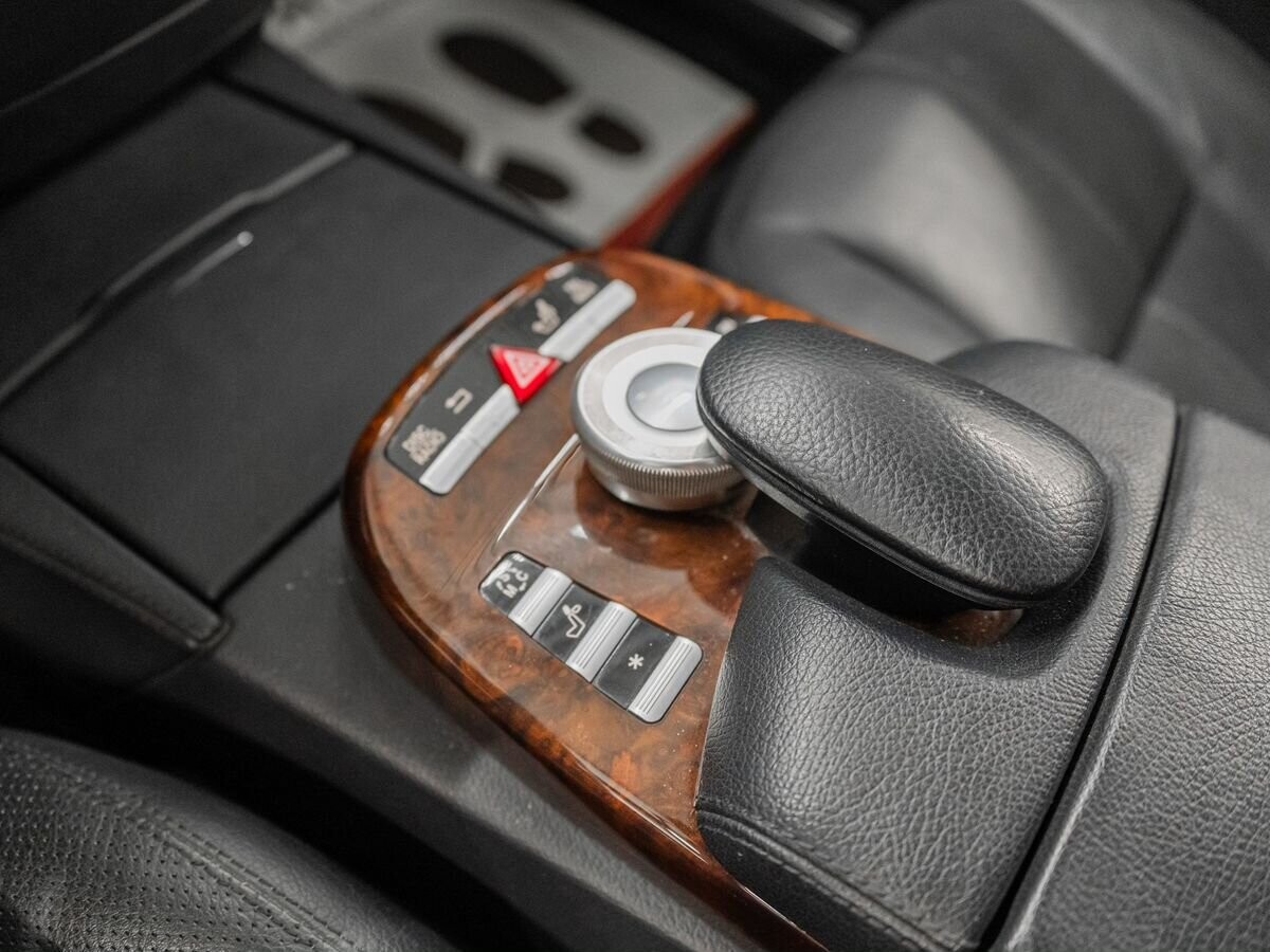 Mercedes-Benz S-Класс 2008 - фото автомобиля