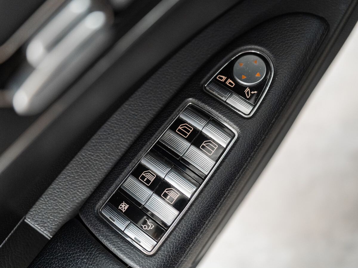 Mercedes-Benz S-Класс 2008 - фото автомобиля