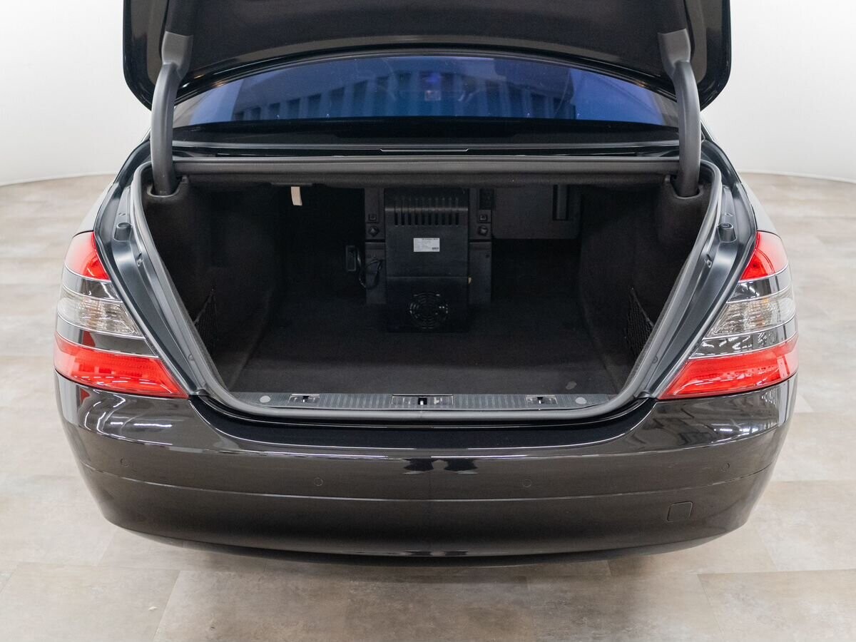 Mercedes-Benz S-Класс 2008 - фото автомобиля