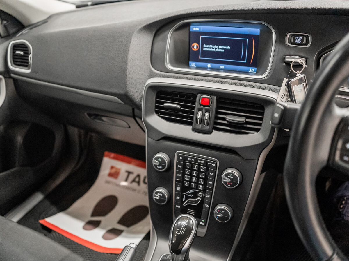 Volvo V40 2013 - фото автомобиля