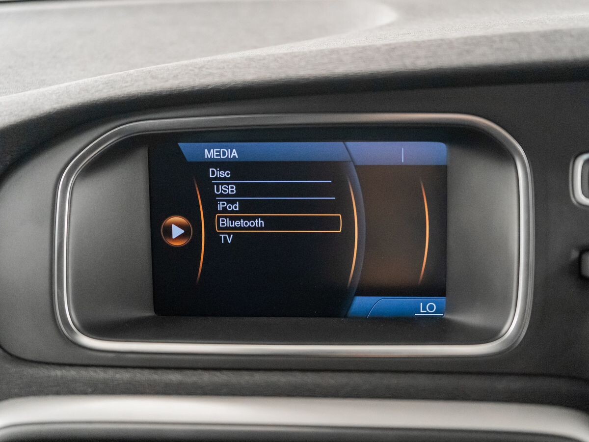 Volvo V40 2013 - фото автомобиля