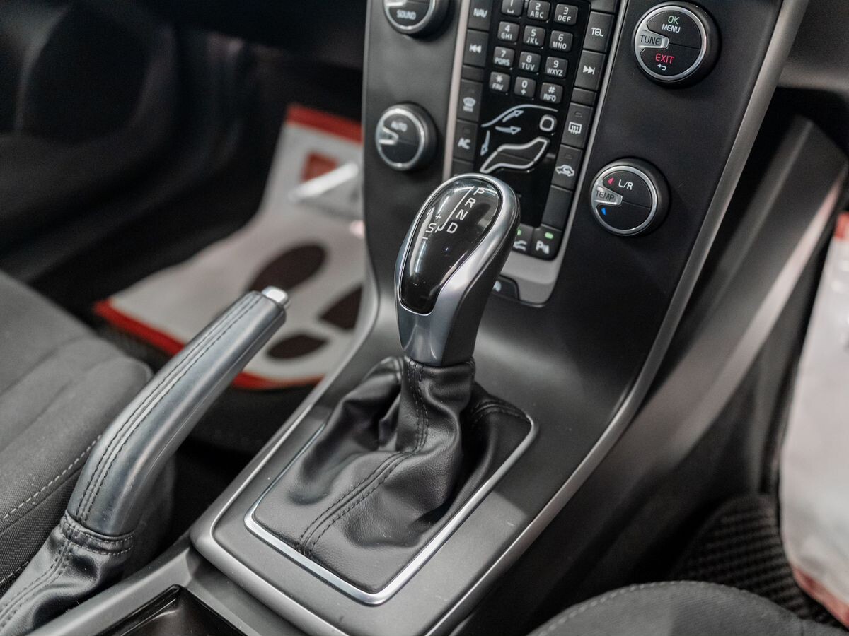 Volvo V40 2013 - фото автомобиля