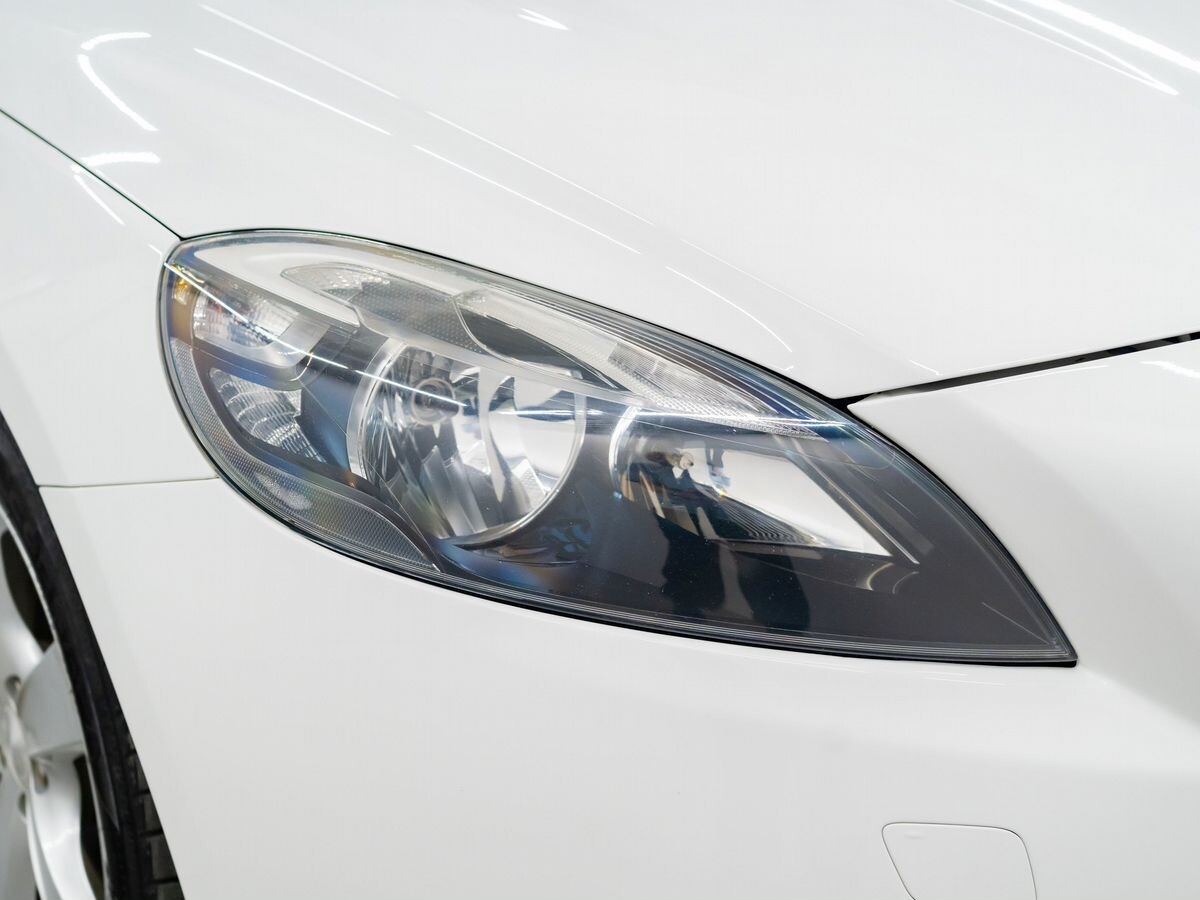 Volvo V40 2013 - фото автомобиля