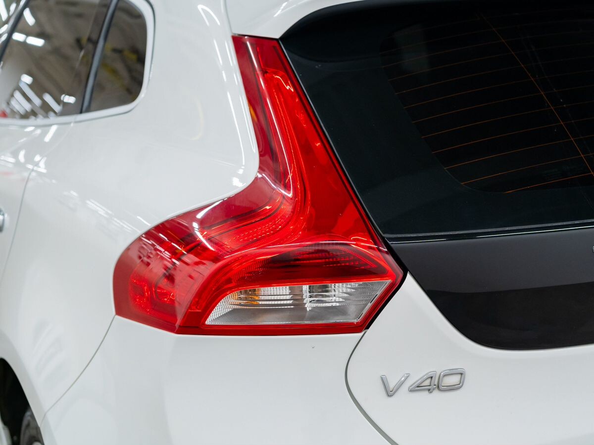 Volvo V40 2013 - фото автомобиля