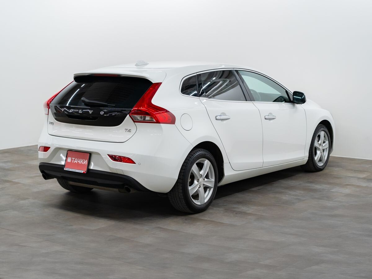 Volvo V40 2013 - фото автомобиля