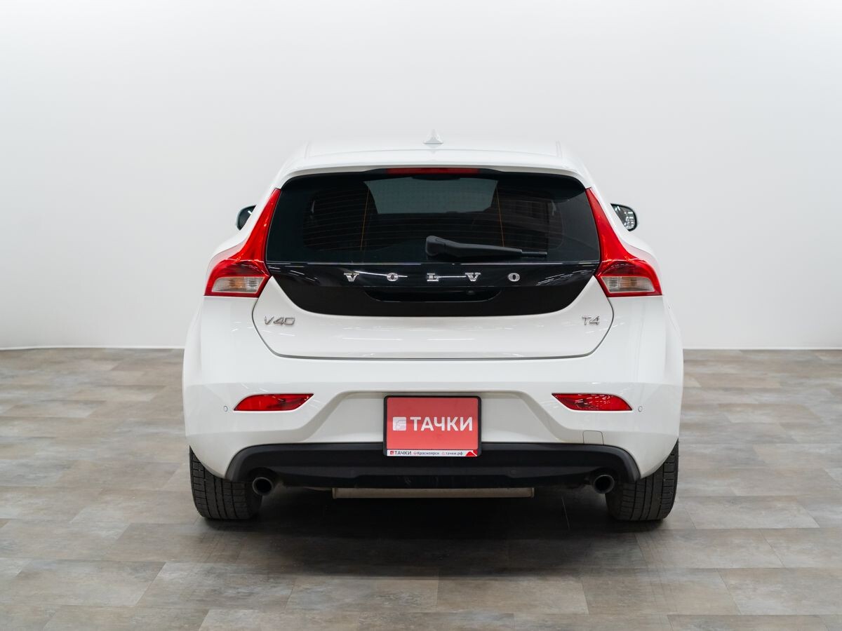 Volvo V40 2013 - фото автомобиля