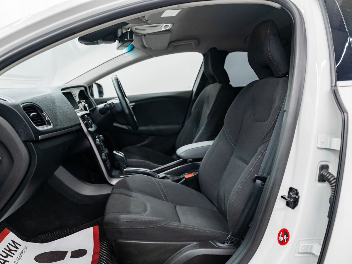 Volvo V40 2013 - фото автомобиля