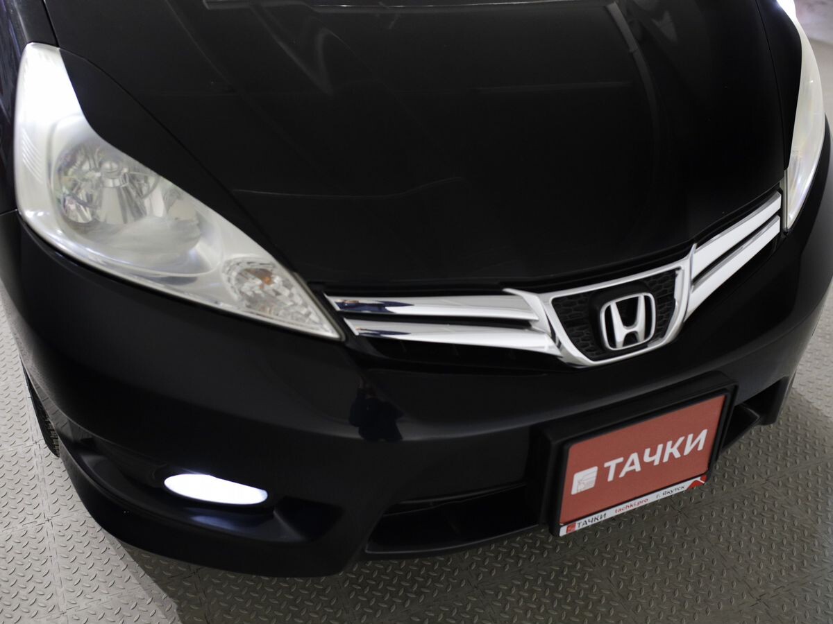 Honda Fit Shuttle 2012 - фото автомобиля