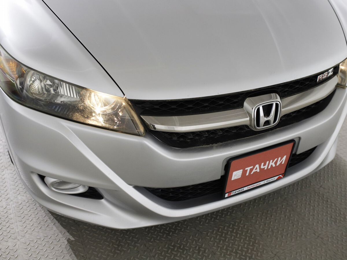 Honda Stream 2011 - фото автомобиля