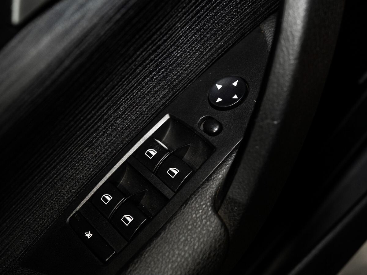 BMW X1 2013 - фото автомобиля